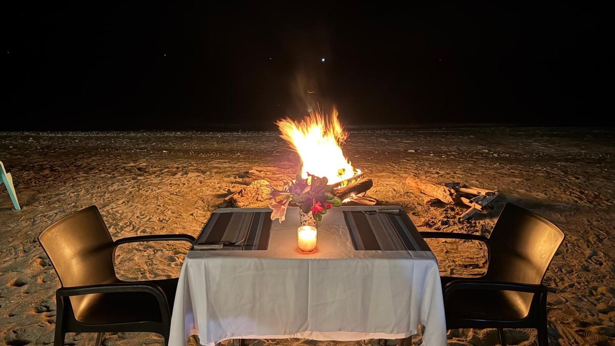 Footprints Beach Resort Agpudlos Εξωτερικό φωτογραφία